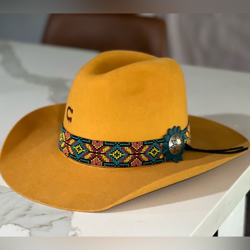 Charlie one horse rambler gold digger felt hat7 1/8